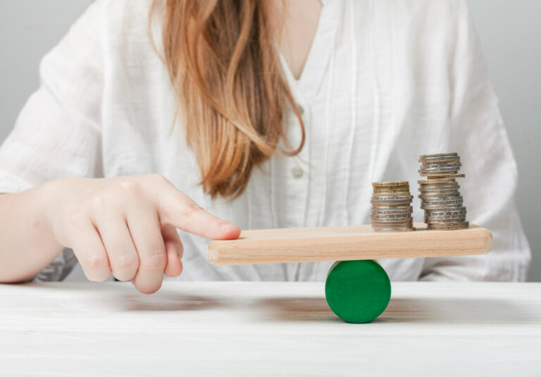TSJ Cataluña discriminación igual trabajo distinto idioma salario